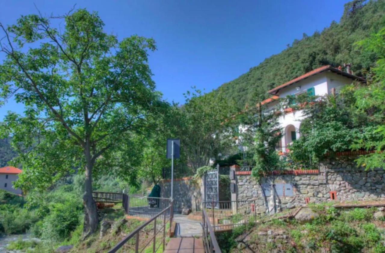 La Casa Sul Fiume Albisola Superiore Exterior foto